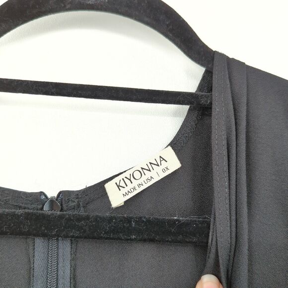 Kiyonna Women 0x 10 12 Charisma Jumpsuit Black Faux Wrap Crepe V Neck Belt FLAW - Picture 5 of 8